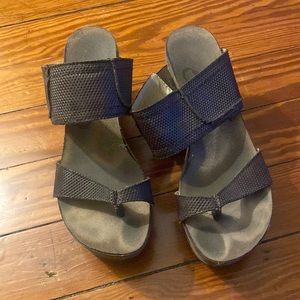 OtBt Platform Sandals